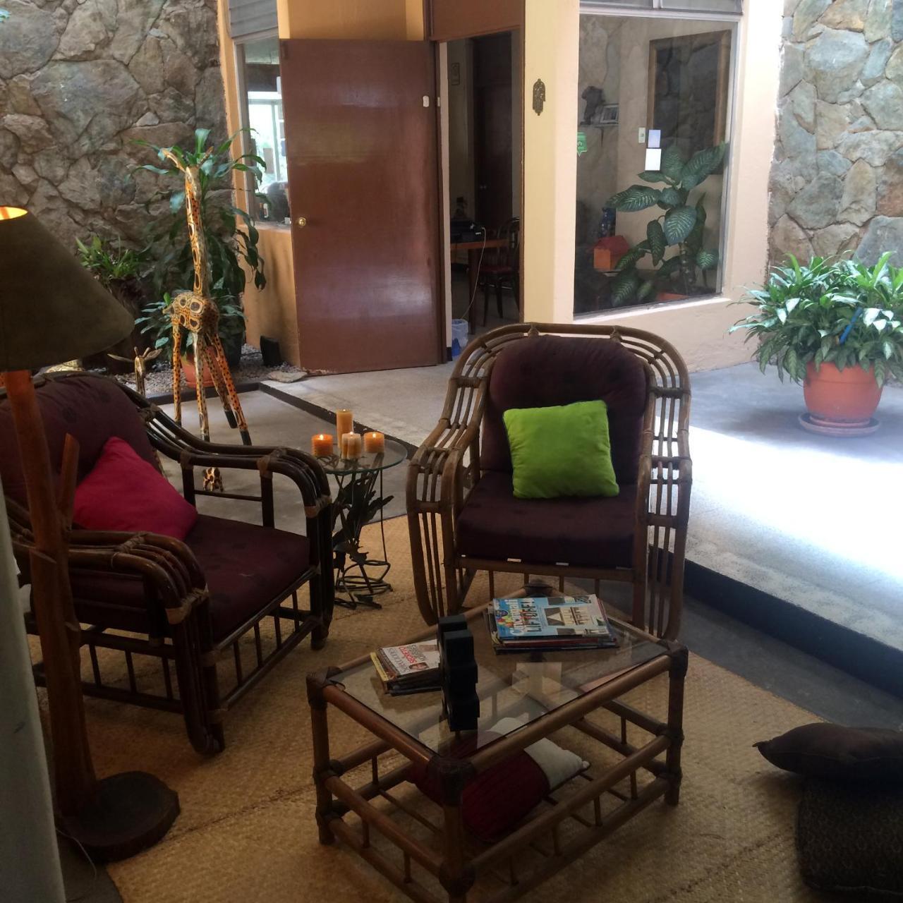 Hostal Los Lagos Inn Guatemala Exterior foto