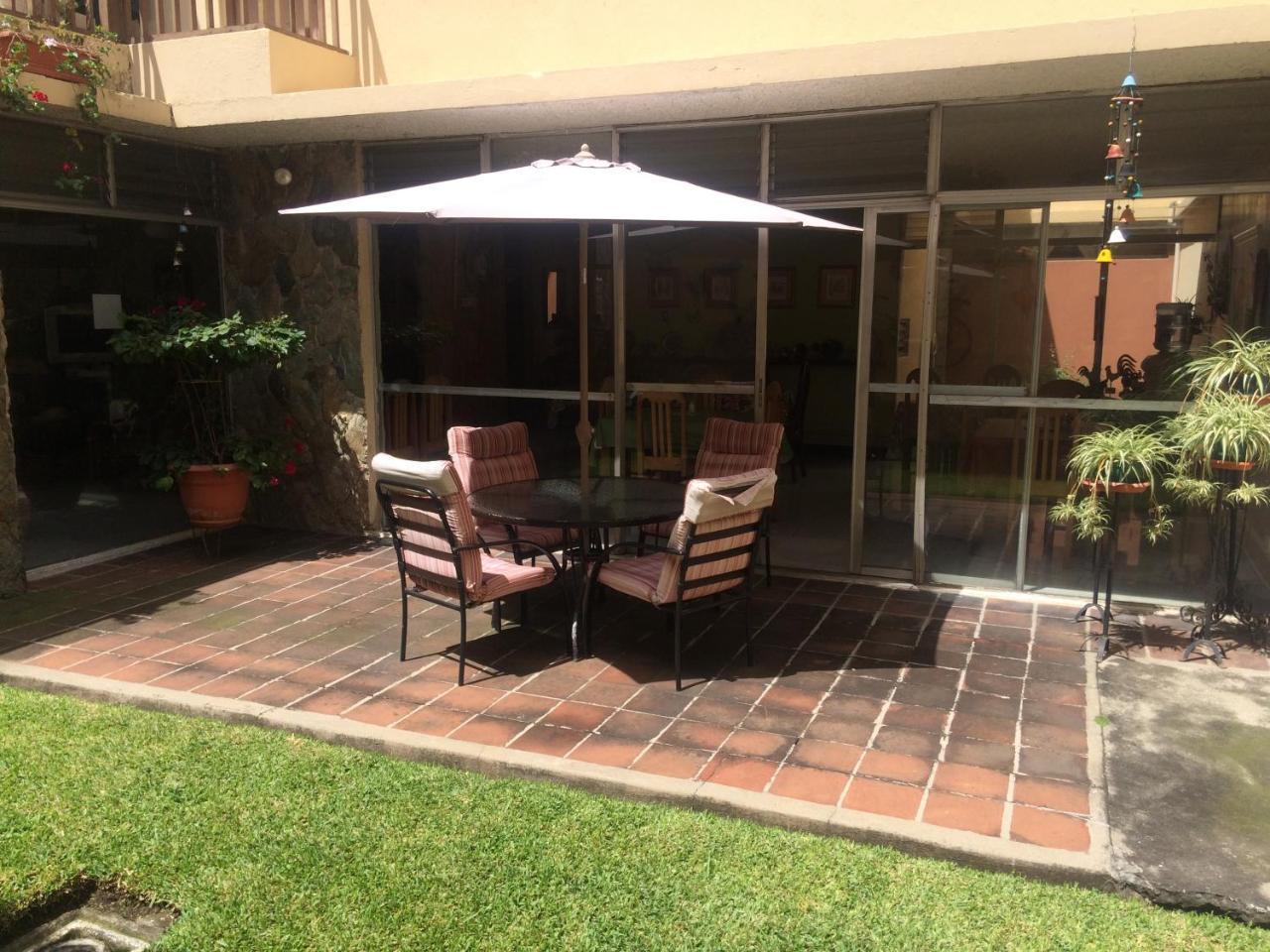 Hostal Los Lagos Inn Guatemala Exterior foto