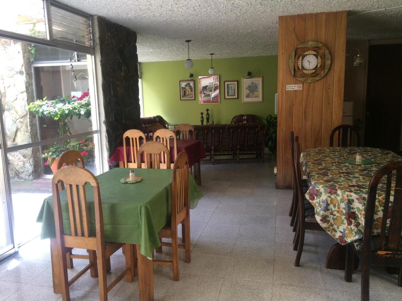 Hostal Los Lagos Inn Guatemala Exterior foto